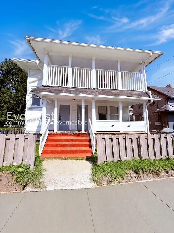 2 bed, 1.0 bath, 1175 sqft, $900 — Photo 1