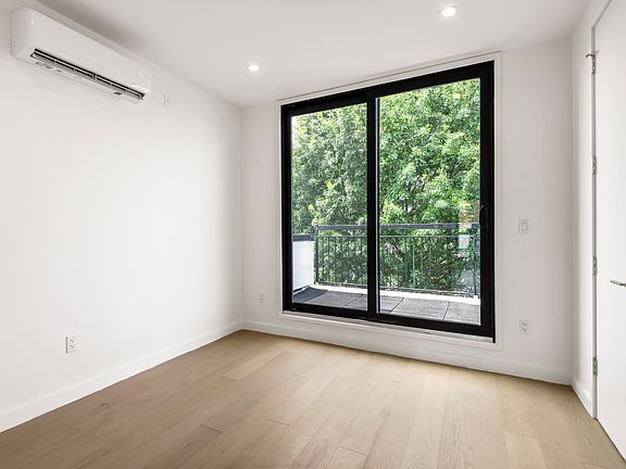 3rd image of 285 Kingsland Ave #Penthouse