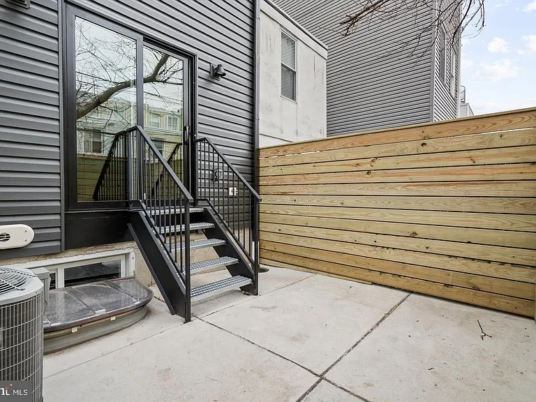2209 Montrose St — Photo 14