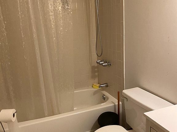 3rd image of 44 Summit St