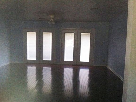 2nd image of 2431 Castlewood Dr