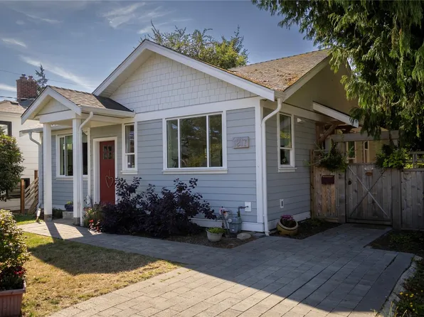 1217 May St, Victoria, BC V8V 2S8