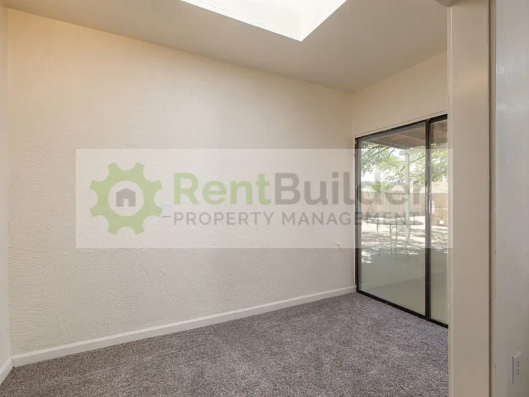 10101 La Paz Dr NW — Photo 11