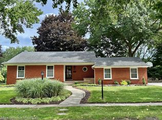 171 S Glengarry Rd, Bloomfield Hills, MI 48301