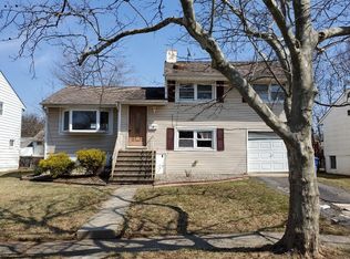 34 Hickock St, Fords, NJ 08863