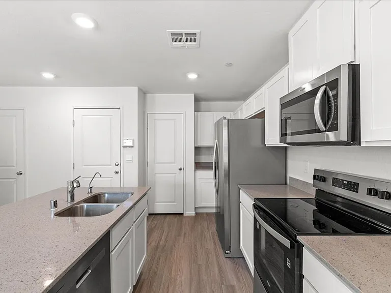 9366 Soothing Sea St — Photo 10