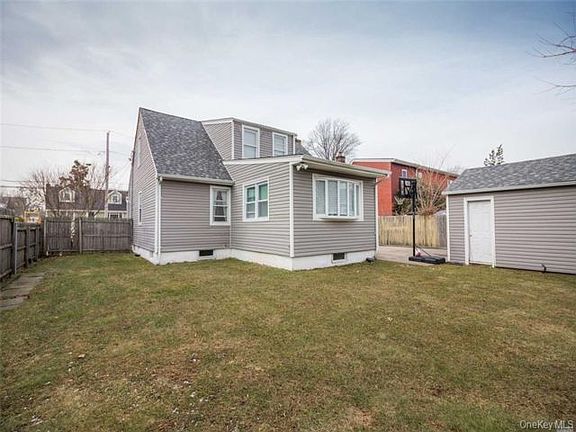 4th image of 343 Greengrove Ave