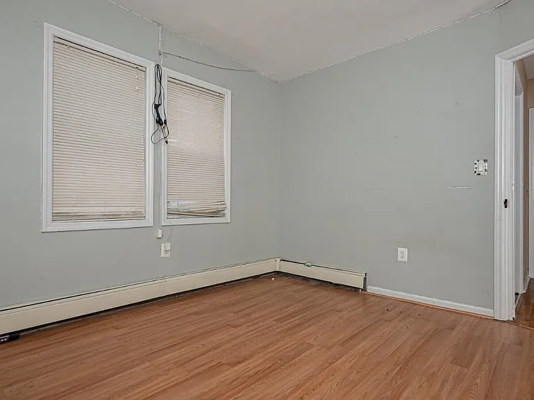 131 Osborne Ter #2F — Photo 12
