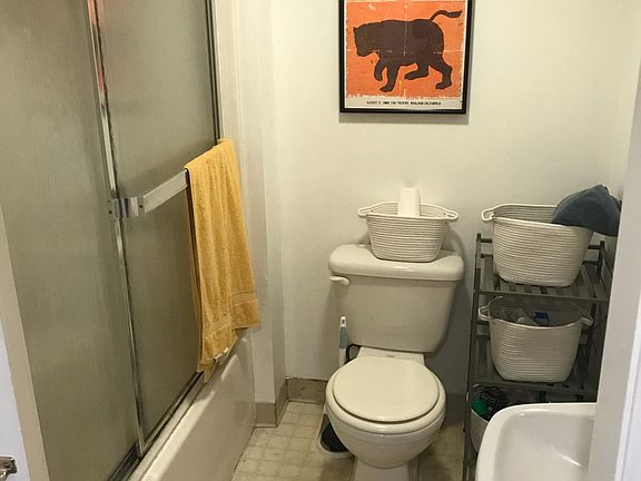 4th image of 455 Spruce St #B