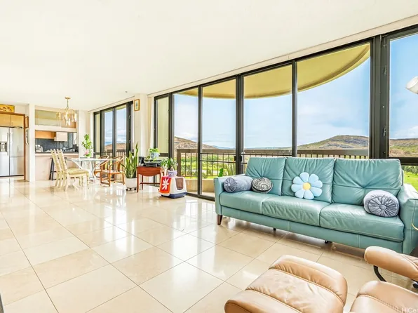 3050 Ala Poha Pl APT 15E, Honolulu, HI 96818