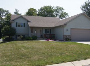 1091 9th Ave SW, Pine Island, MN 55963