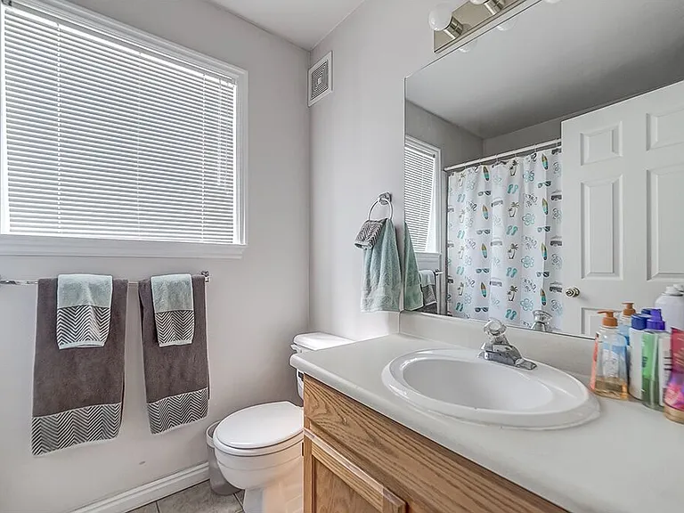 947 N University Ave #1 — Photo 4