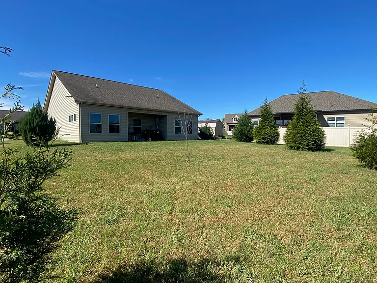 2162 Frewin Ct — Photo 6