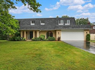 2308 Castilian Cir, Northbrook, IL
