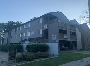 808 W Illinois St #24, Urbana, IL 61801