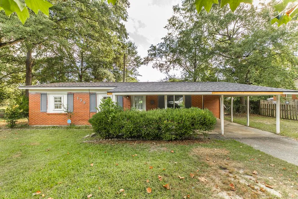 139 Edna Place - 1 — Photo 1