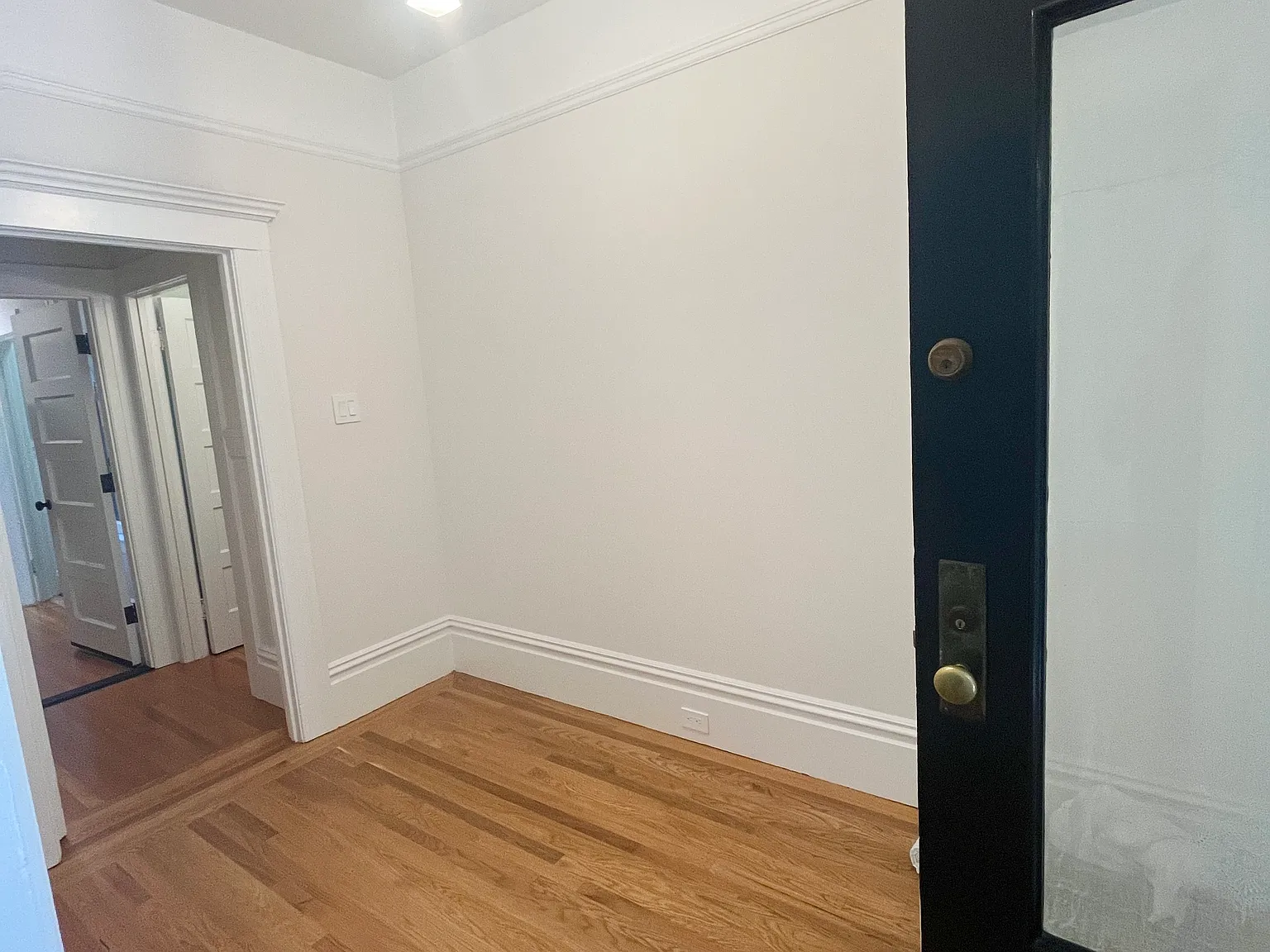 3 bed, 2.5 bath, 1600 sqft, $10,000 — Photo 4