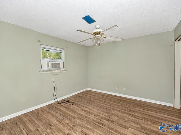 3rd image of 2100 Aftonbrae Dr SE