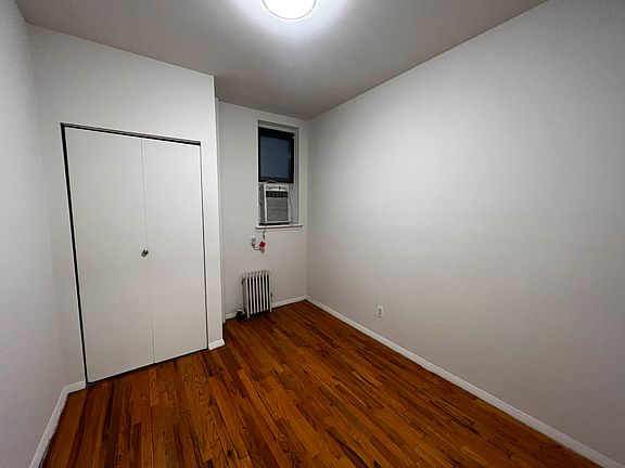 4th image of 235 E 82nd St #4F