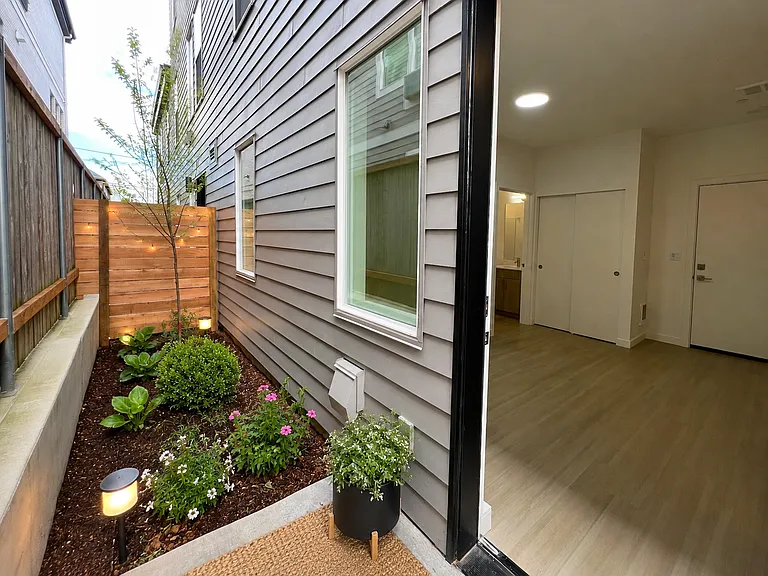 Greenwich Ave Apartments — Photo 5