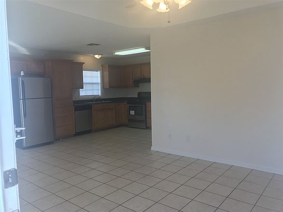 3rd image of 364 Monarch Dr #A