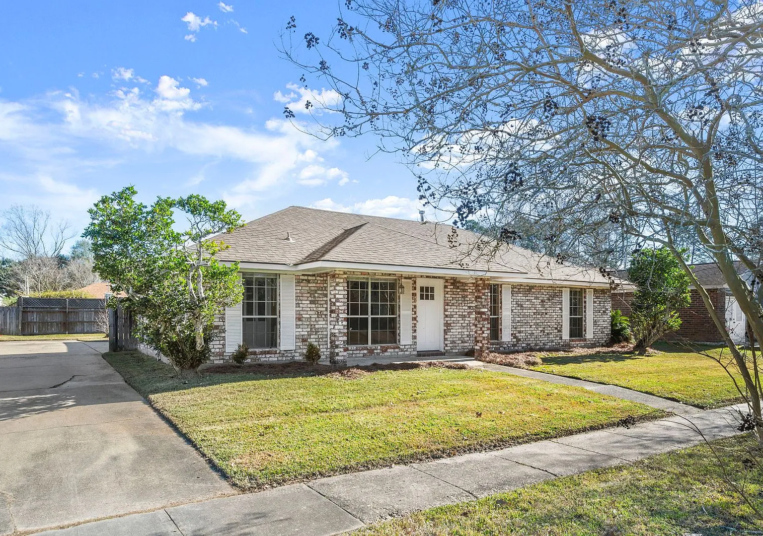 Beautiful home in the City of Central! — Photo 1