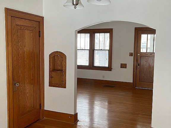 4th image of 5415 William St