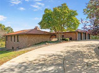 1137 Hilltop Rd NW, New Philadelphia, OH 44663