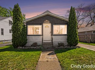 116 32nd St SE, Wyoming, MI 49548