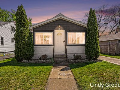 116 32nd St SE, Wyoming, MI, 49548