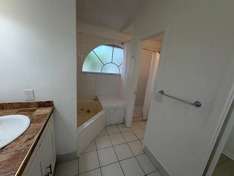 3780 Amalfi Dr #3780 — Photo 46