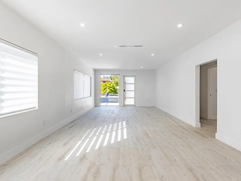 440 SW 21st Rd — Photo 8