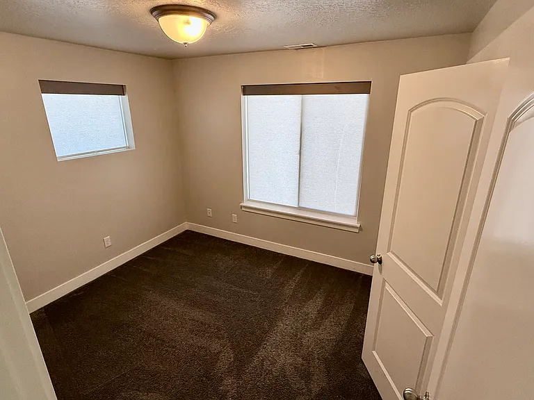 1692 W Quailhill Rd — Photo 23