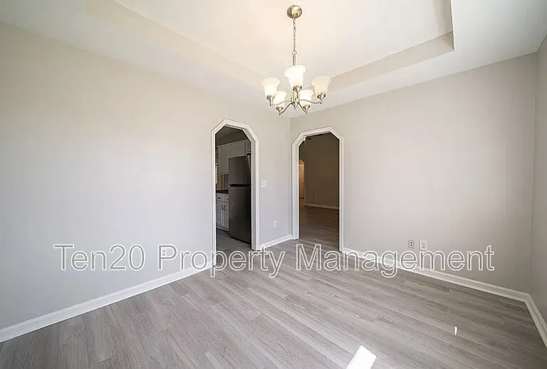 3007 Longmont Ln — Photo 8