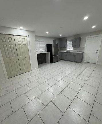 3rd image of 6720 Park St