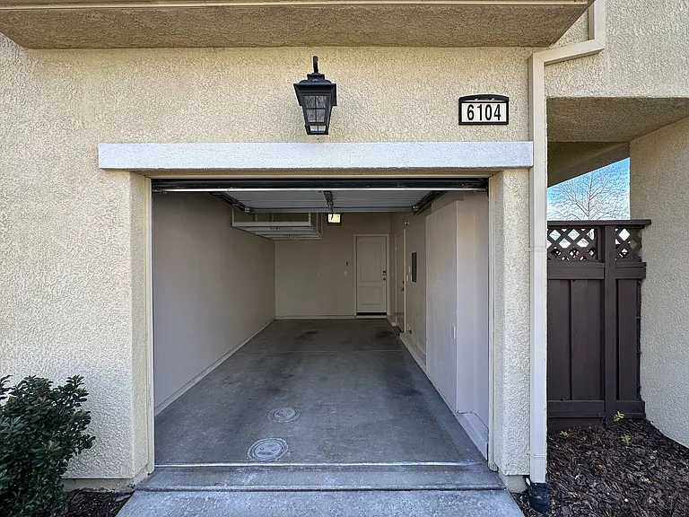 6104 Rockport Ln — Photo 27