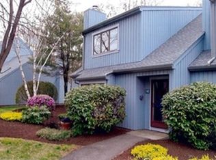 14 Hampton Ct, Bristol, CT 06010