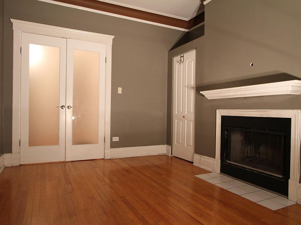Fireplace in Smaller Bedroom