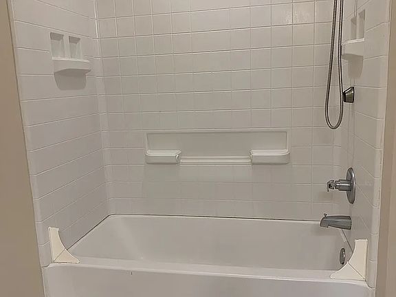 5th image of 1903 N Lincoln Ave