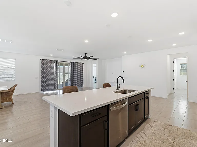 4650 W Gilbert Ct — Photo 10