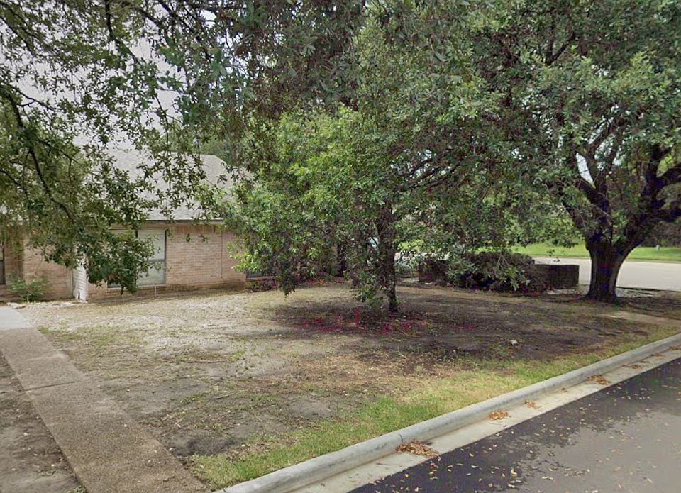1st image of 2500 Hickory Dr