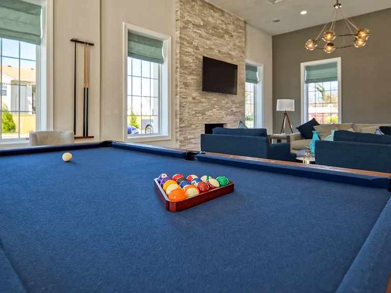 Colony Point Apartments — Photo 14