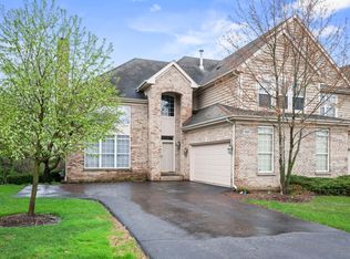 707 Stone Canyon Cir, Inverness, IL 60010