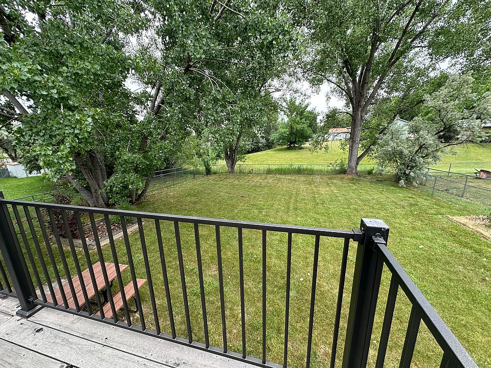 2nd image of 509 E Centennial St