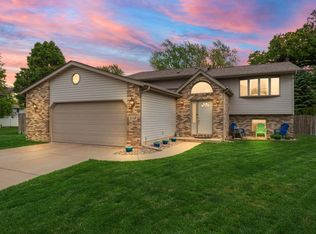 249 Hawthorne Ct, Hobart, IN 46342
