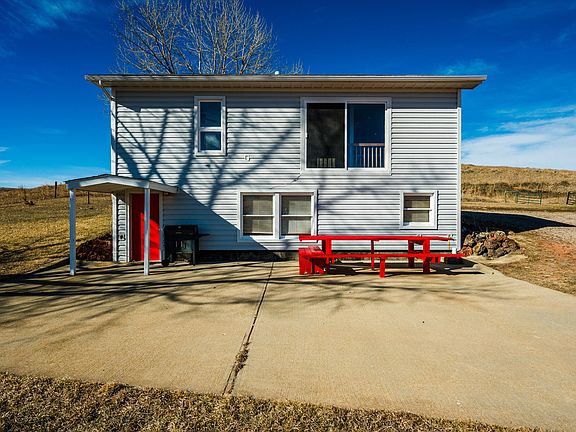 5th image of 28 S Rail Rd