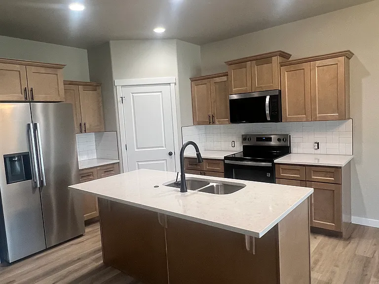 820 Shadowleaf Ave — Photo 2