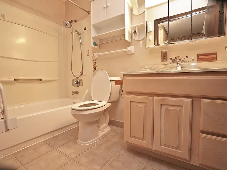 1601 N Innsbruck Dr #319 — Photo 6