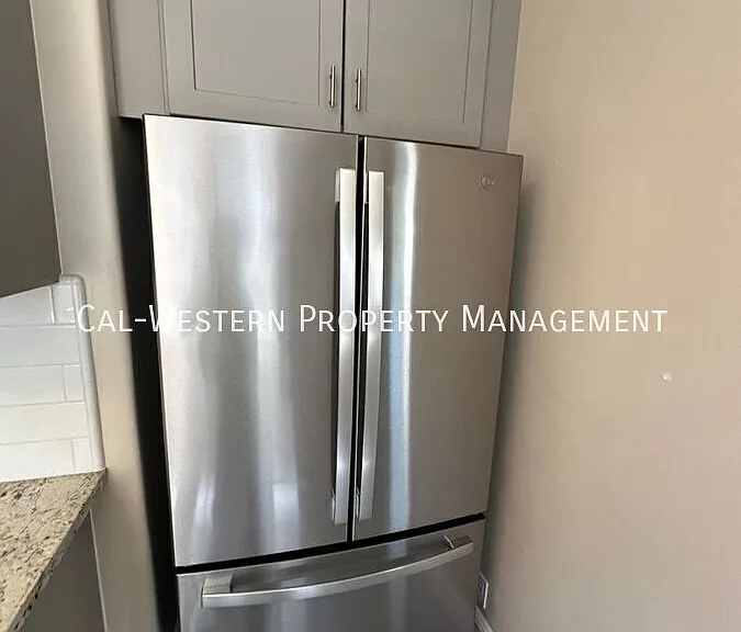 1385 Newport Ave — Photo 25