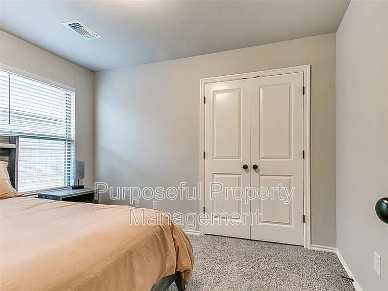 8701 Ricard Dr — Photo 24
